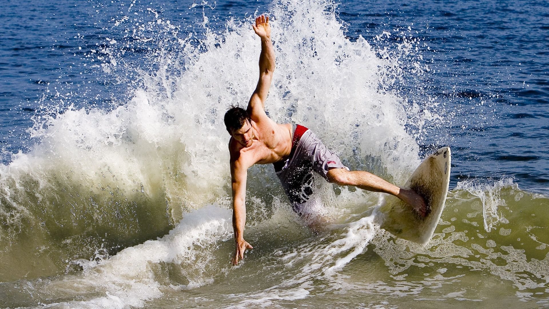 短道速滑世界杯北京站，中国队包揽三金，新秀闪耀赛场