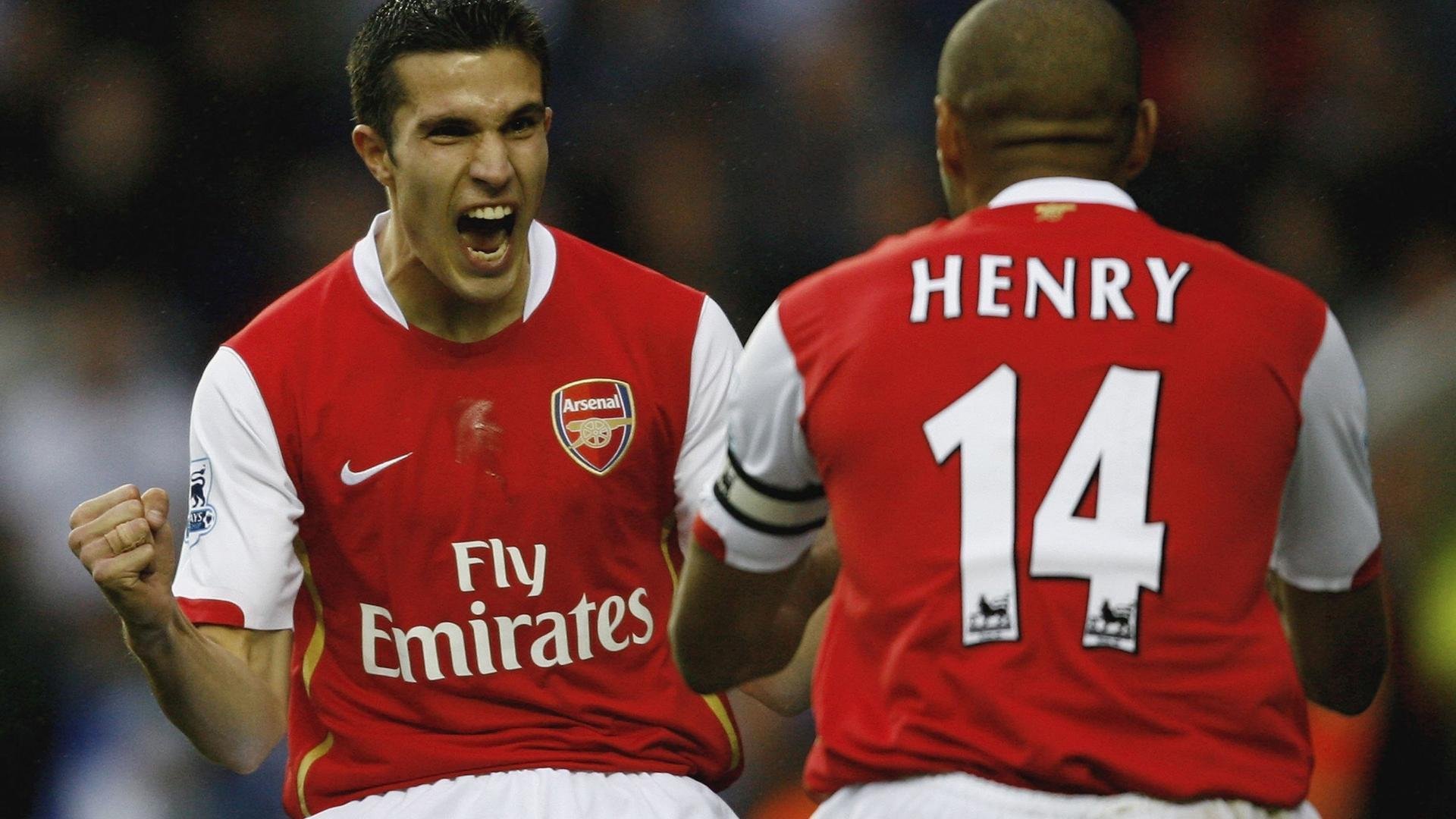 全球电竞产业迎来爆发式增长，职业选手年薪破千万